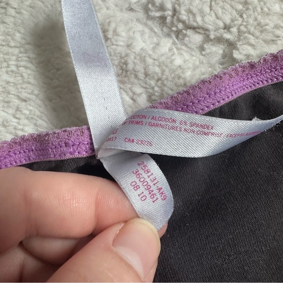 FLAWED | VS PINK | Vintage Black & Rainbow Extra Low Rise Boy Shorts | Size Med - Picture 4 of 9